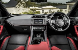 Jaguar F-Pace, dashboard